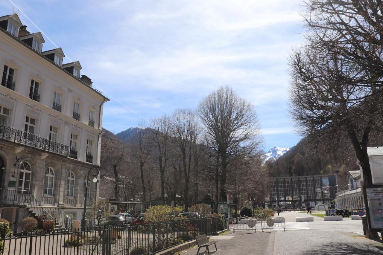Le Palais D'Etigny Bagneres-de-Luchon Exterior foto